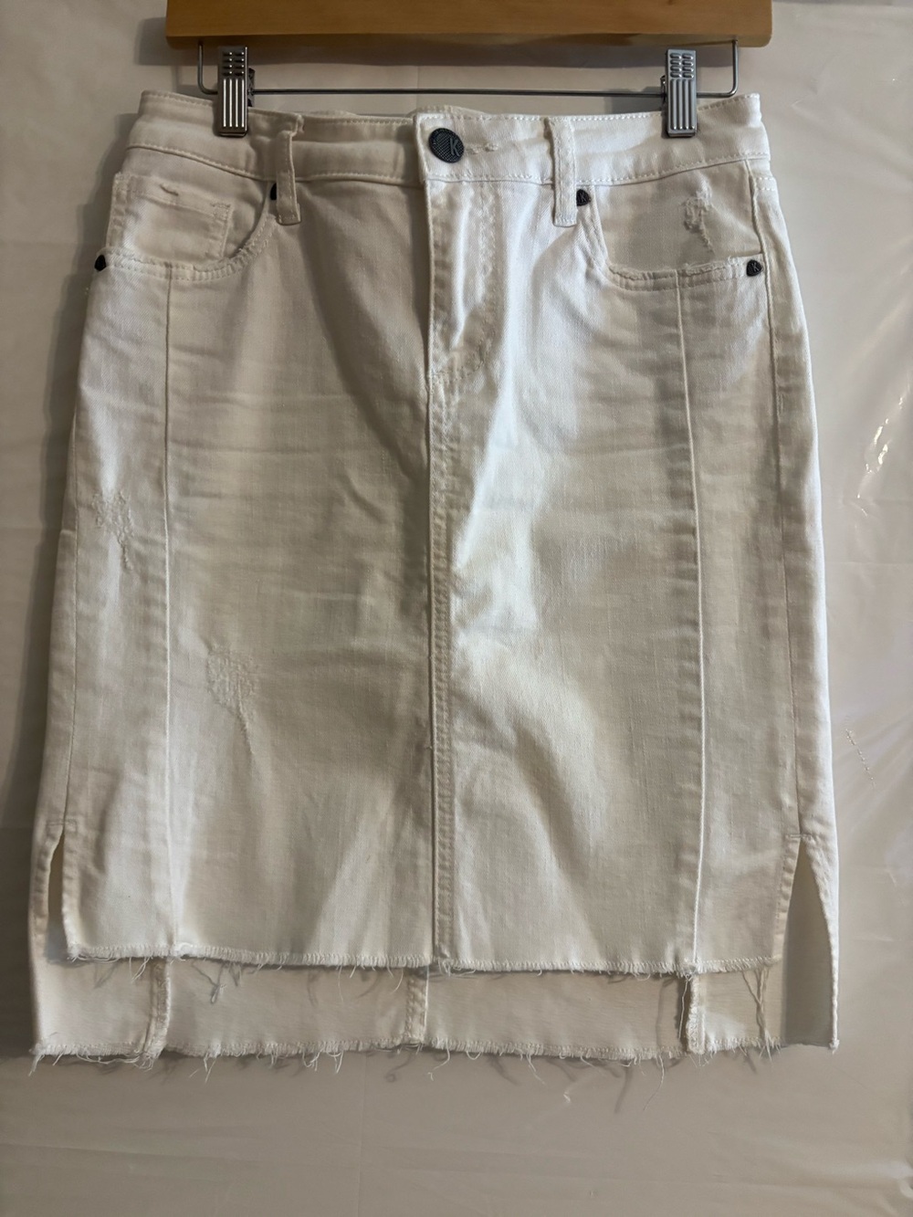 KUT from the kloth
Size 2